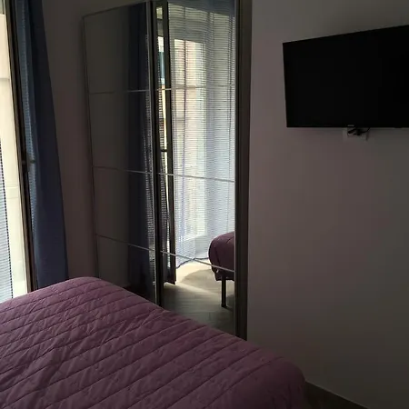 Bed & Breakfast La Bugia *